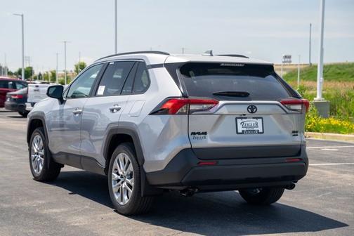 2025 Toyota RAV4 XLE Premium