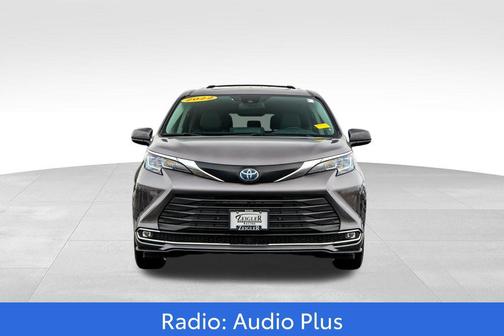 2022 Toyota Sienna XLE