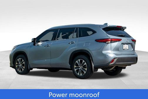 Moon Dust 2021 Toyota Highlander XLE