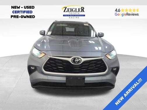 Moon Dust 2021 Toyota Highlander XLE