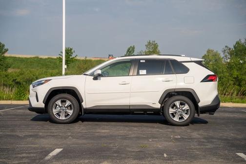 2025 Toyota RAV4 Hybrid XLE