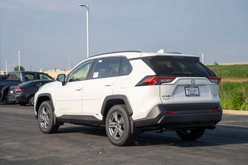 2025 Toyota RAV4 Hybrid XLE