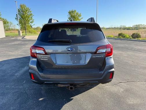 Magnetite Gray Metallic 2018 Subaru Outback 2.5i Premium