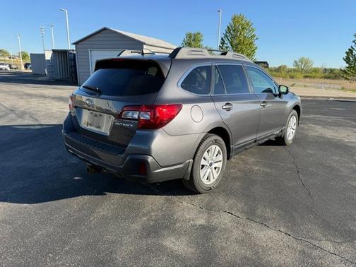 Magnetite Gray Metallic 2018 Subaru Outback 2.5i Premium