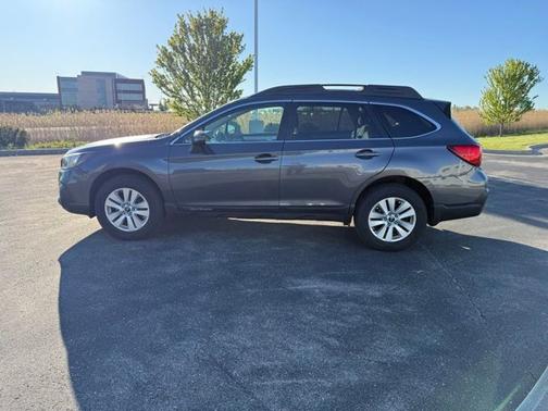 Magnetite Gray Metallic 2018 Subaru Outback 2.5i Premium