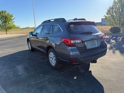 Magnetite Gray Metallic 2018 Subaru Outback 2.5i Premium