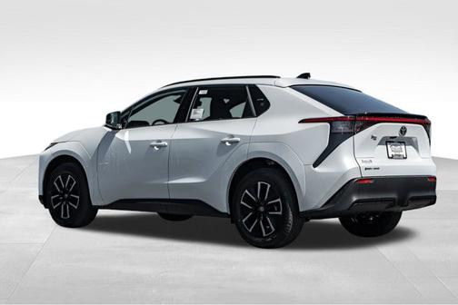 Wind Chill Pearl 2026 Toyota bZ XLE