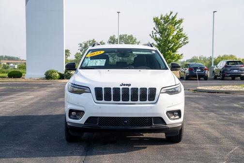 2023 Jeep Cherokee Altitude Lux