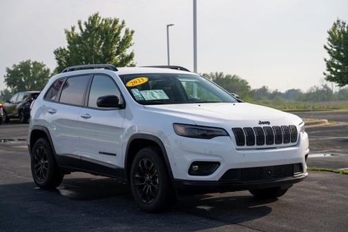 2023 Jeep Cherokee Altitude Lux