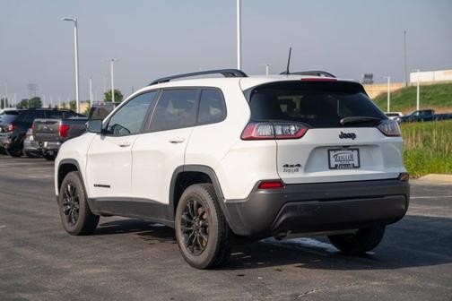 2023 Jeep Cherokee Altitude Lux