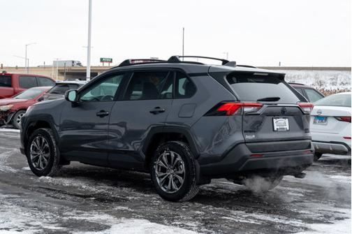2022 Toyota RAV4 Hybrid XLE Premium