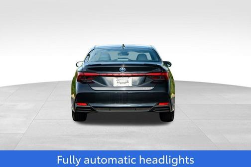 2021 Toyota Avalon Hybrid XSE