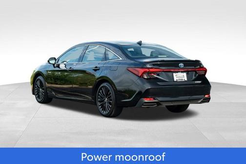 2021 Toyota Avalon Hybrid XSE