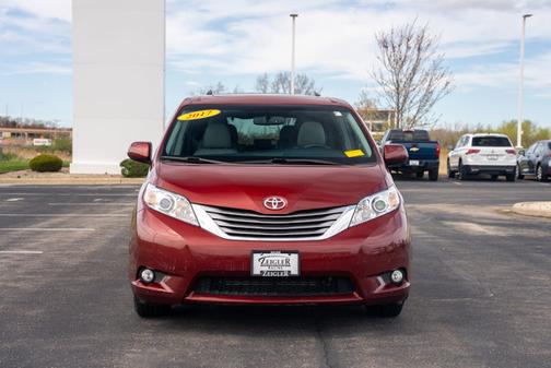 2017 Toyota Sienna XLE Premium