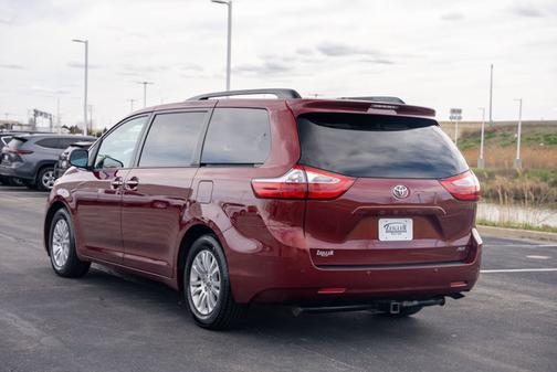 2017 Toyota Sienna XLE Premium