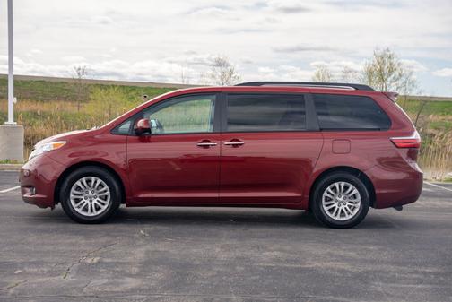 2017 Toyota Sienna XLE Premium