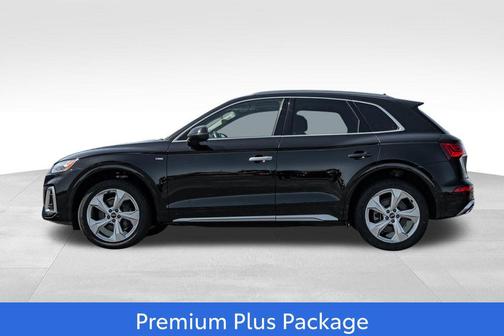 Mythos Black Metallic 2023 Audi Q5 45 S line Premium Plus