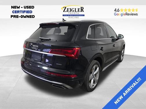 Mythos Black Metallic 2023 Audi Q5 45 S line Premium Plus