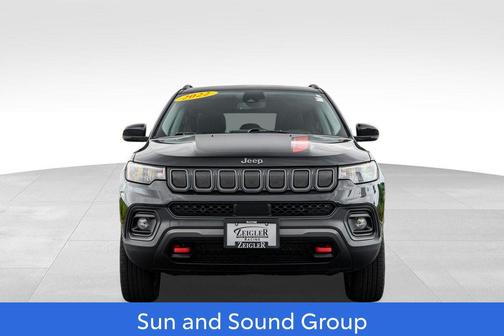 Diamond Black Crystal Pearlcoat 2022 Jeep Compass Trailhawk