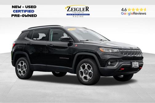Diamond Black Crystal Pearlcoat 2022 Jeep Compass Trailhawk