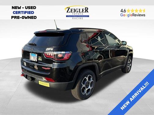 Diamond Black Crystal Pearlcoat 2022 Jeep Compass Trailhawk