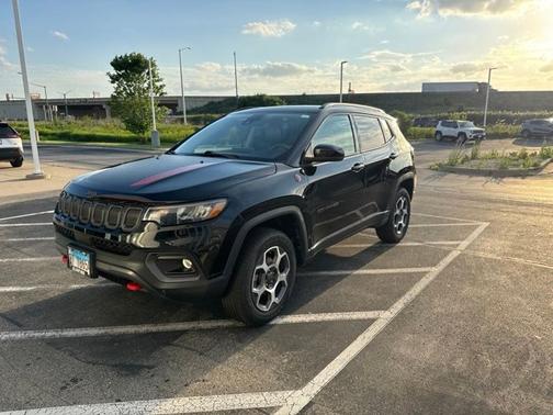 Diamond Black Crystal Pearlcoat 2022 Jeep Compass Trailhawk