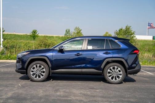 2025 Toyota RAV4 XLE Premium