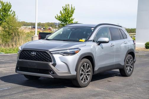 2024 Toyota Corolla Cross XLE