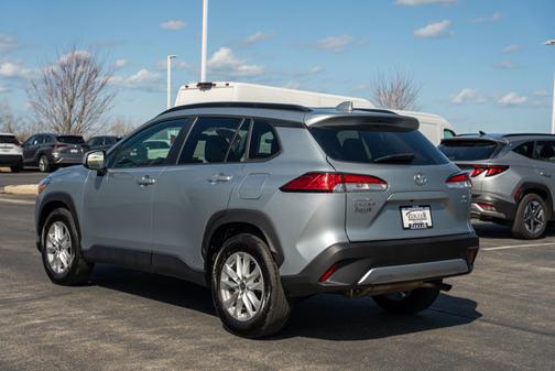 2024 Toyota Corolla Cross LE