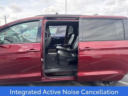 Velvet Red Pearlcoat 2020 Chrysler Pacifica L
