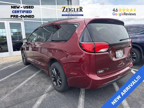 Velvet Red Pearlcoat 2020 Chrysler Pacifica L
