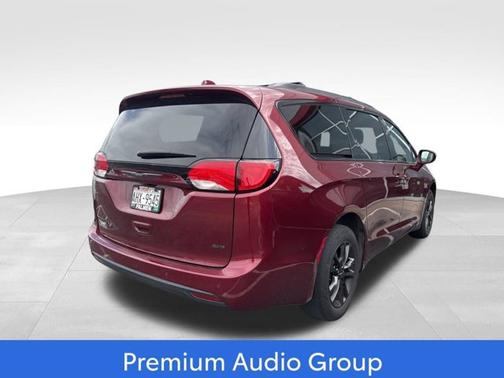 Velvet Red Pearlcoat 2020 Chrysler Pacifica L