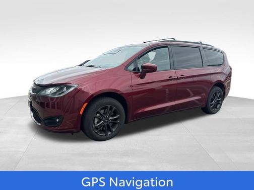 Velvet Red Pearlcoat 2020 Chrysler Pacifica L