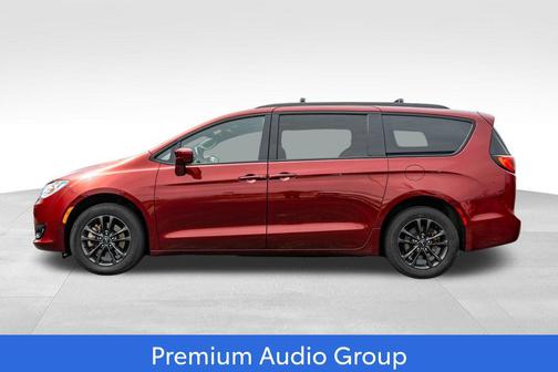 Velvet Red Pearlcoat 2020 Chrysler Pacifica L