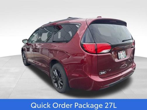 Velvet Red Pearlcoat 2020 Chrysler Pacifica L