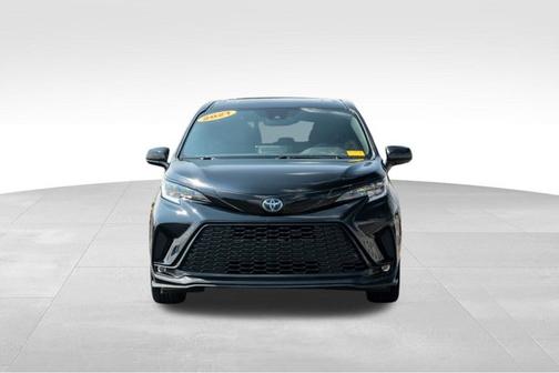 2021 Toyota Sienna XSE 7 Passenger
