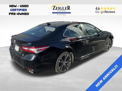 Midnight Black Metallic 2020 Toyota Camry SE