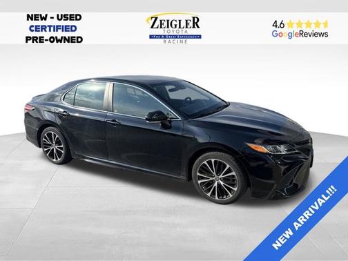 Midnight Black Metallic 2020 Toyota Camry SE