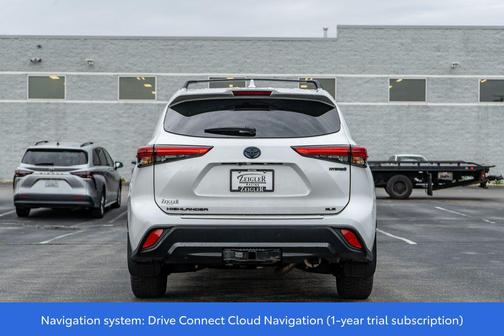 Wind Chill Pearl 2023 Toyota Highlander Hybrid XLE