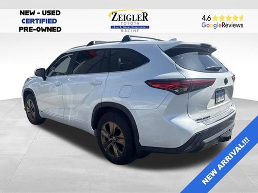 Wind Chill Pearl 2023 Toyota Highlander Hybrid XLE