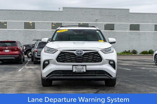Wind Chill Pearl 2023 Toyota Highlander Hybrid XLE