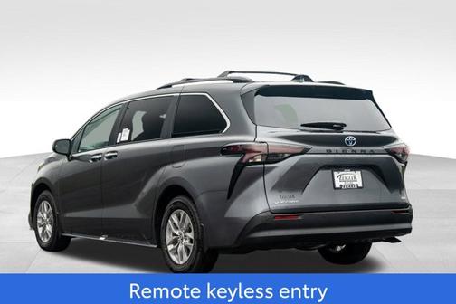2025 Toyota Sienna XLE 7 Passenger