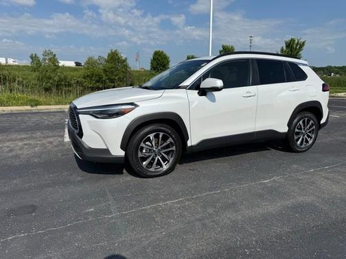 2023 Toyota Corolla Cross XLE