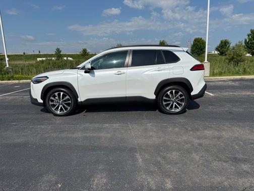2023 Toyota Corolla Cross XLE