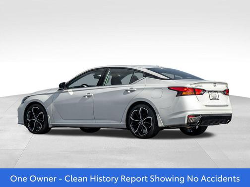 Pearl White Tricoat 2023 Nissan Altima SR FWD