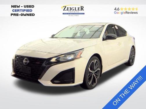 Pearl White Tricoat 2023 Nissan Altima SR FWD