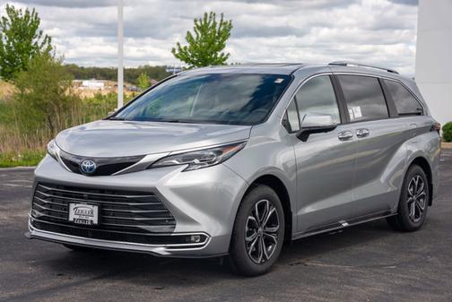 2025 Toyota Sienna Platinum