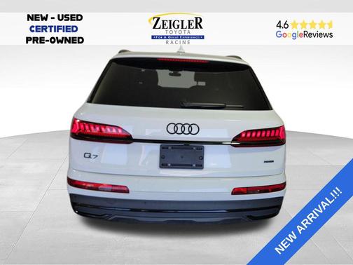 Glacier White Metallic 2023 Audi Q7 45 Premium Plus