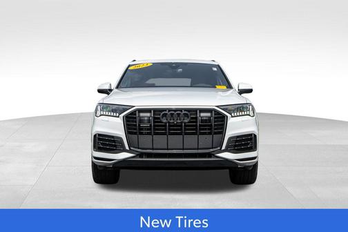 Glacier White Metallic 2023 Audi Q7 45 Premium Plus