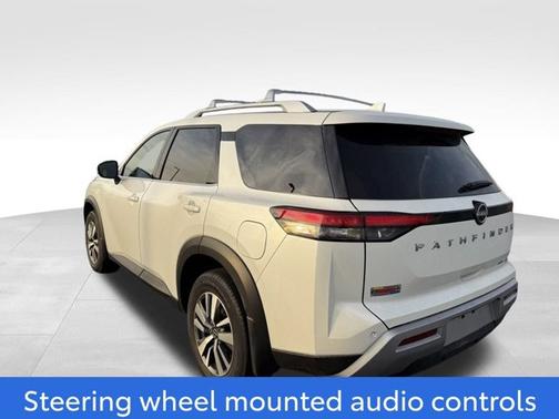 2024 Nissan Pathfinder SL 4WD